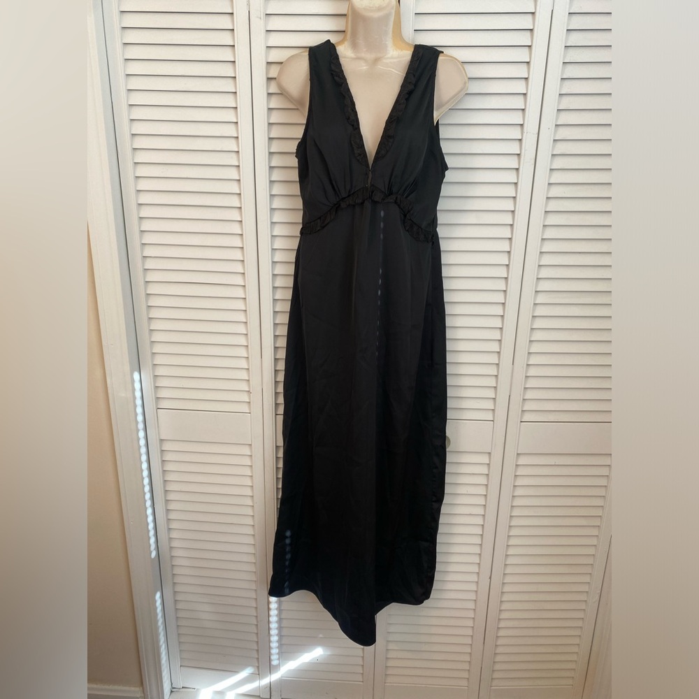 Heartloom Women’s Black Slip Maxi Dress Ruffle V-Neck Satin Effect Size Small